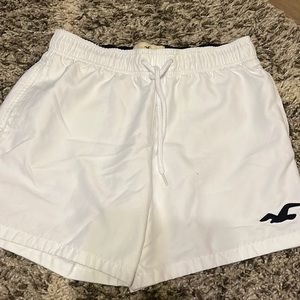 Size small white hollister short with lining